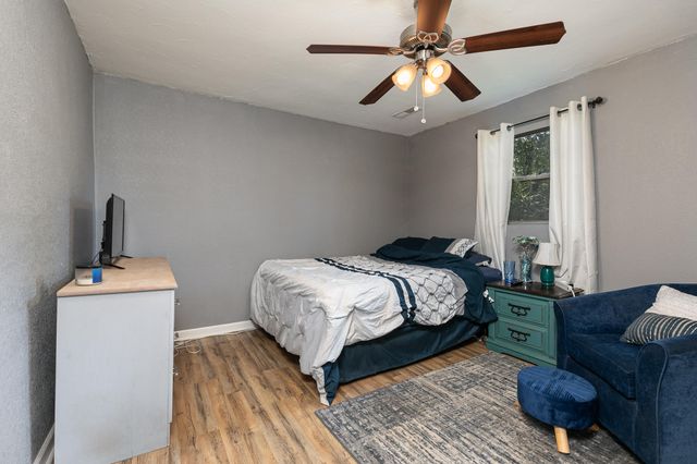 2946 W Elm Street, Springfield, MO 65802