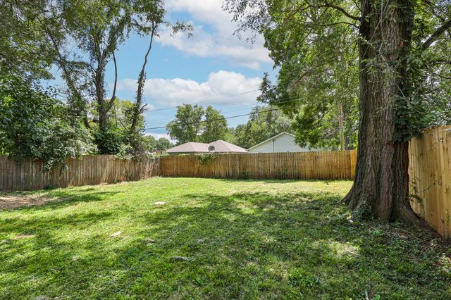 2946 W Elm Street, Springfield, MO 65802