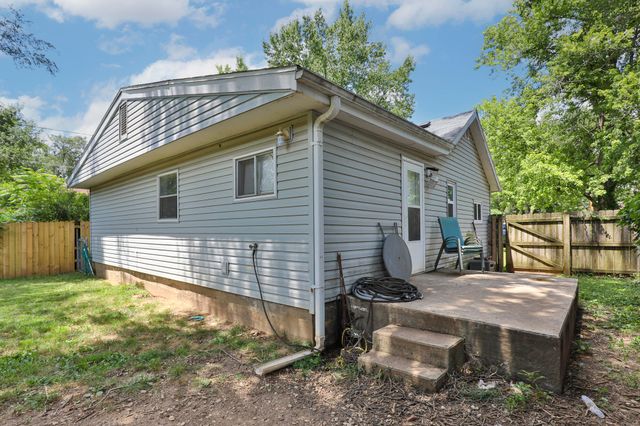 2946 W Elm Street, Springfield, MO 65802