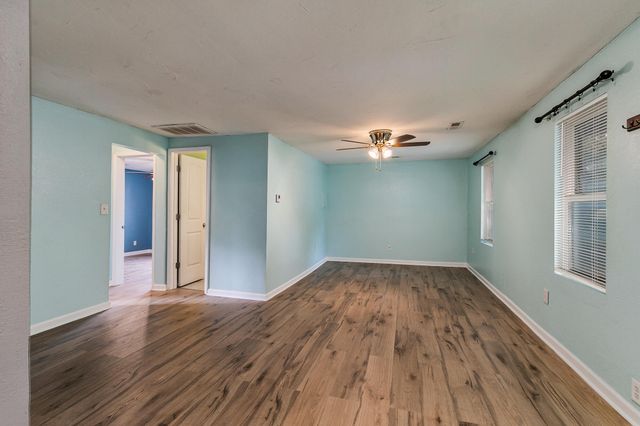 2946 W Elm Street, Springfield, MO 65802