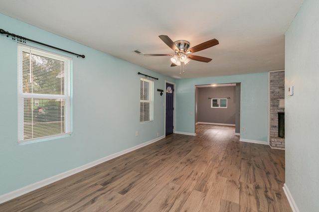 2946 W Elm Street, Springfield, MO 65802