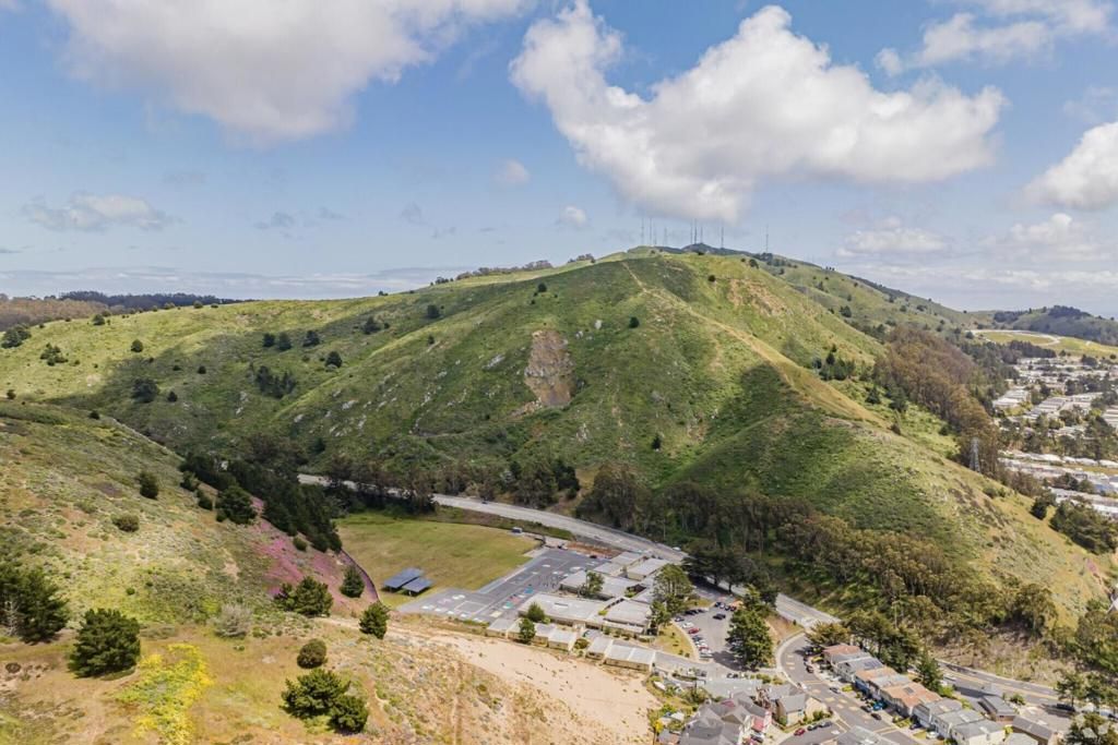 Image 96 of property listing at 188 Santa Barbara Avenue, Daly City, CA 94014