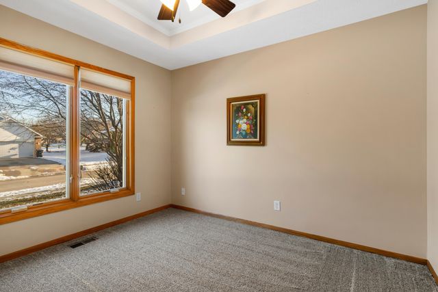 104 W FERNDALE Drive, Council Bluffs, IA 51503