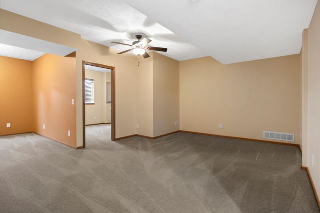 104 W FERNDALE Drive, Council Bluffs, IA 51503