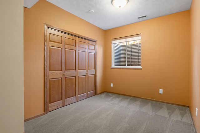 104 W FERNDALE Drive, Council Bluffs, IA 51503