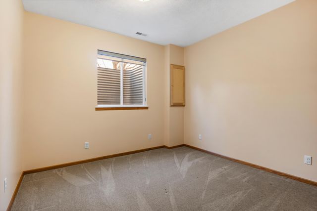 104 W FERNDALE Drive, Council Bluffs, IA 51503