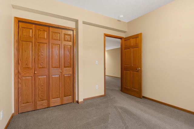 104 W FERNDALE Drive, Council Bluffs, IA 51503