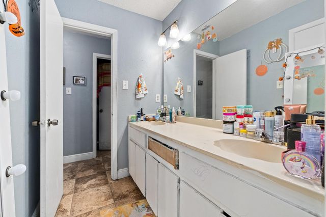 8203 Colony Loop DR, Austin, TX 78724