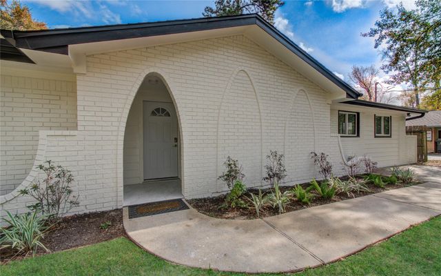 27226 Blueberry Hill Drive, Conroe, TX 77385