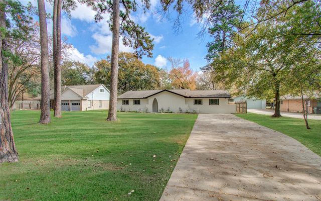 27226 Blueberry Hill Drive, Conroe, TX 77385