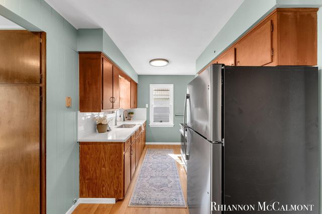 1116 Cricklewood Street Sw, City Of Wyoming, MI 49509