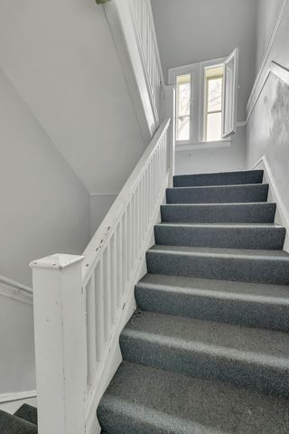 8039 S Marquette Avenue, Chicago, IL 60617