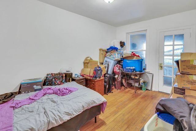 8039 S Marquette Avenue, Chicago, IL 60617