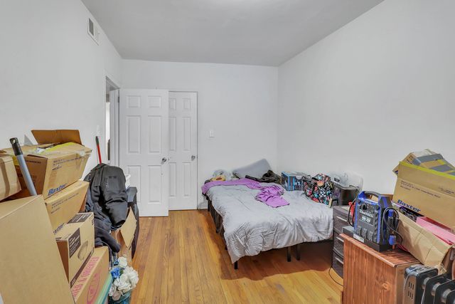 8039 S Marquette Avenue, Chicago, IL 60617