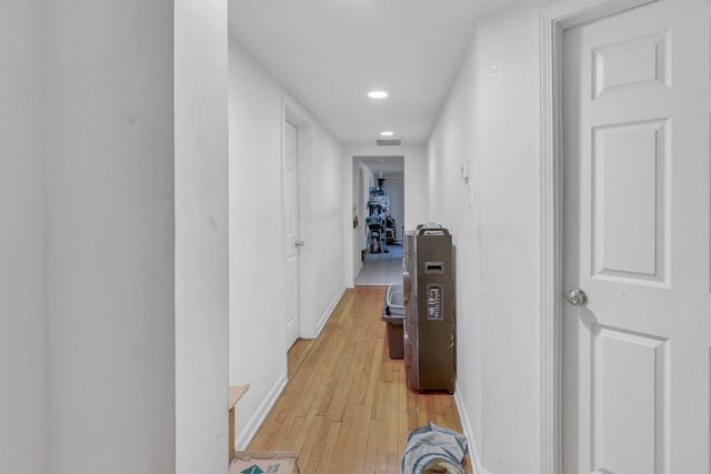 8039 S Marquette Avenue, Chicago, IL 60617