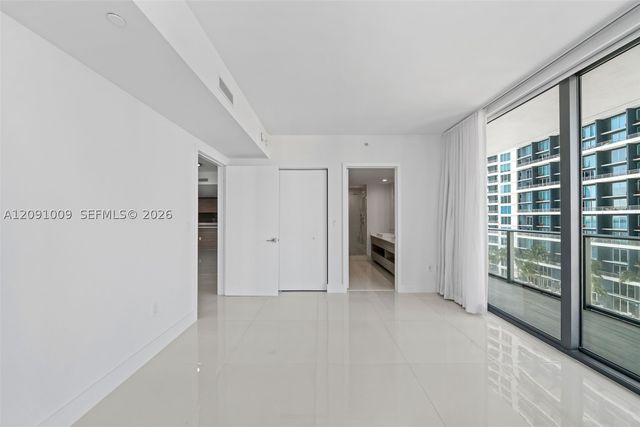 1300 S Miami 1810, Miami, FL 33130