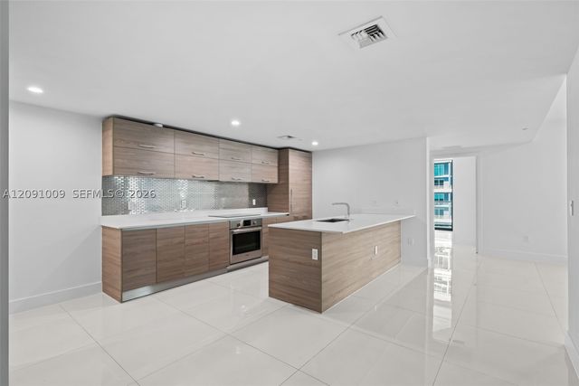 1300 S Miami 1810, Miami, FL 33130