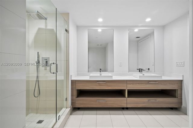 1300 S Miami 1810, Miami, FL 33130