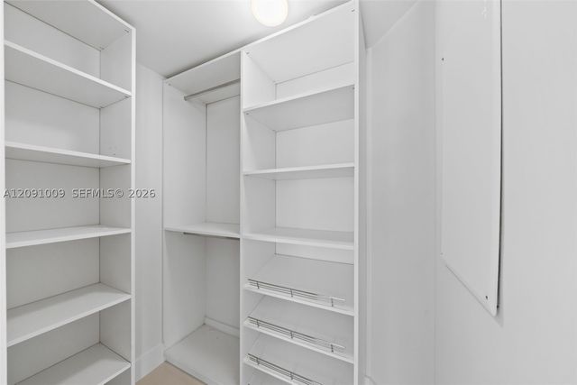 1300 S Miami 1810, Miami, FL 33130