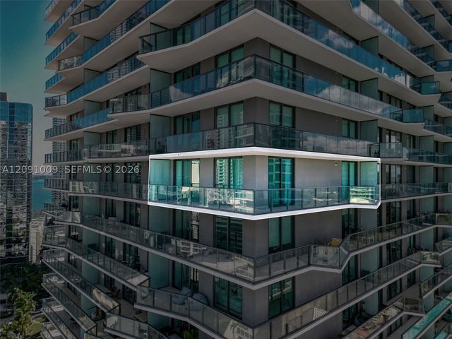 1300 S Miami 1810, Miami, FL 33130