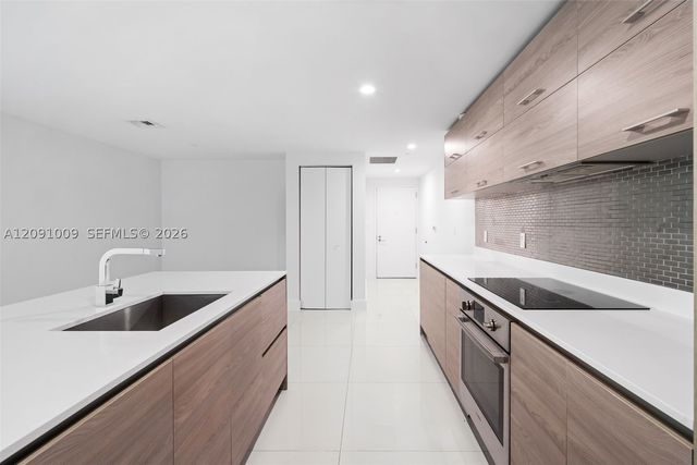 1300 S Miami 1810, Miami, FL 33130