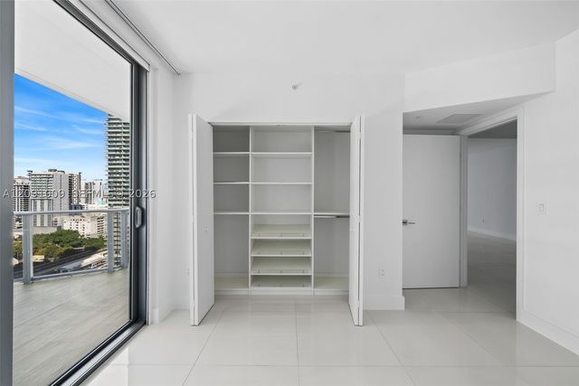 1300 S Miami 1810, Miami, FL 33130