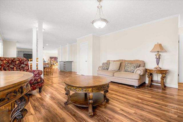 8433 Somerset Road, London, KY 40741