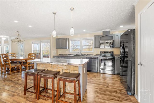 8433 Somerset Road, London, KY 40741