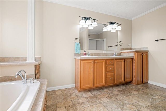 8433 Somerset Road, London, KY 40741