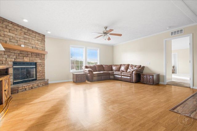 8433 Somerset Road, London, KY 40741