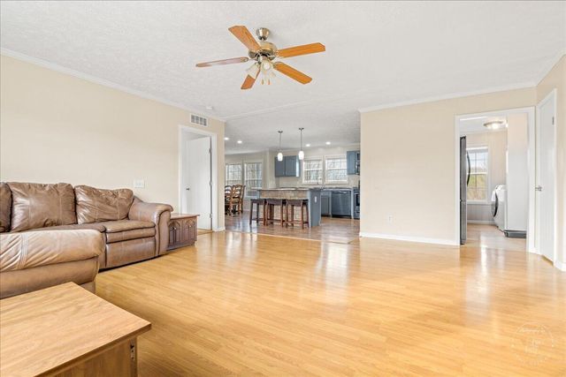 8433 Somerset Road, London, KY 40741