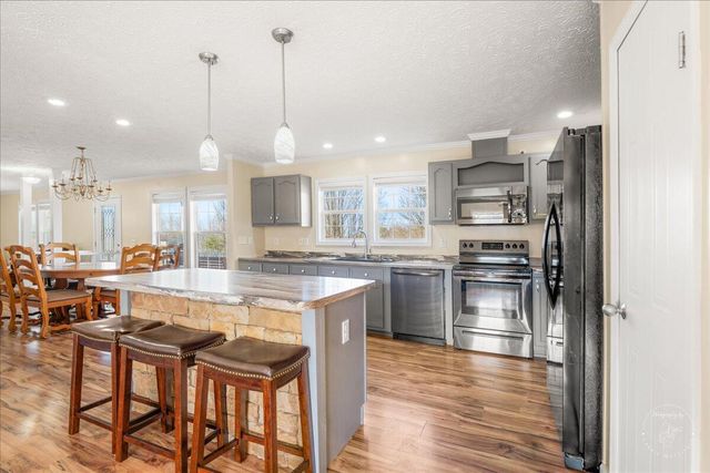 8433 Somerset Road, London, KY 40741