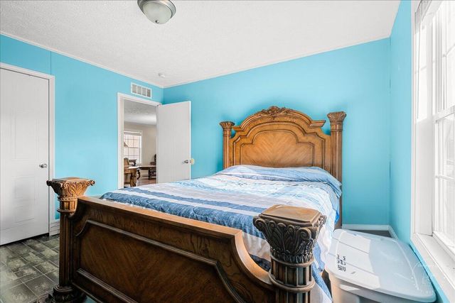 8433 Somerset Road, London, KY 40741