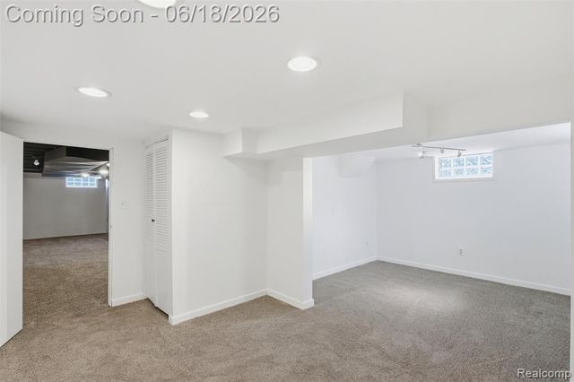 3829 W Auburn Road, Rochester Hills, MI 48309