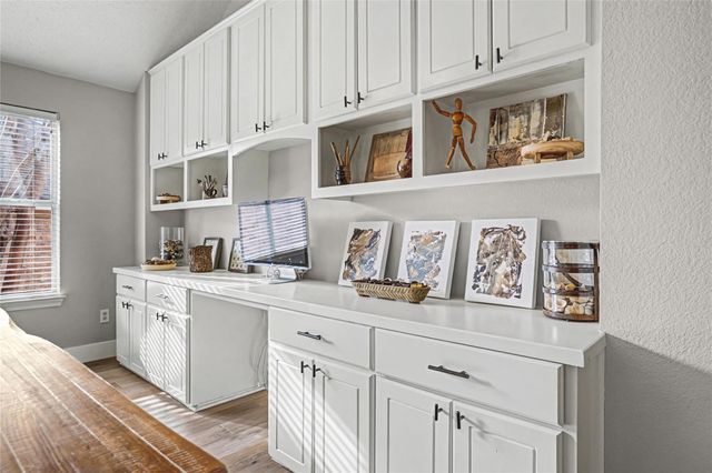 5708 Marchmont LN, Austin, TX 78749