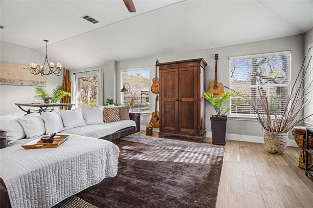 5708 Marchmont LN, Austin, TX 78749