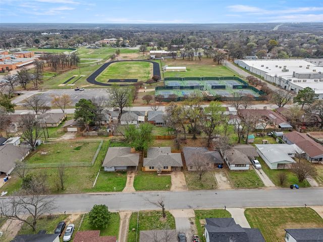 732 W Bullock Street, Denison, TX 75020