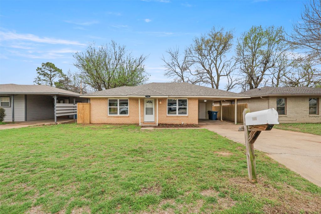 732 W Bullock Street, Denison, TX 75020