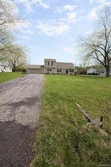 30155 Fort Road, Rockwood, MI 48173