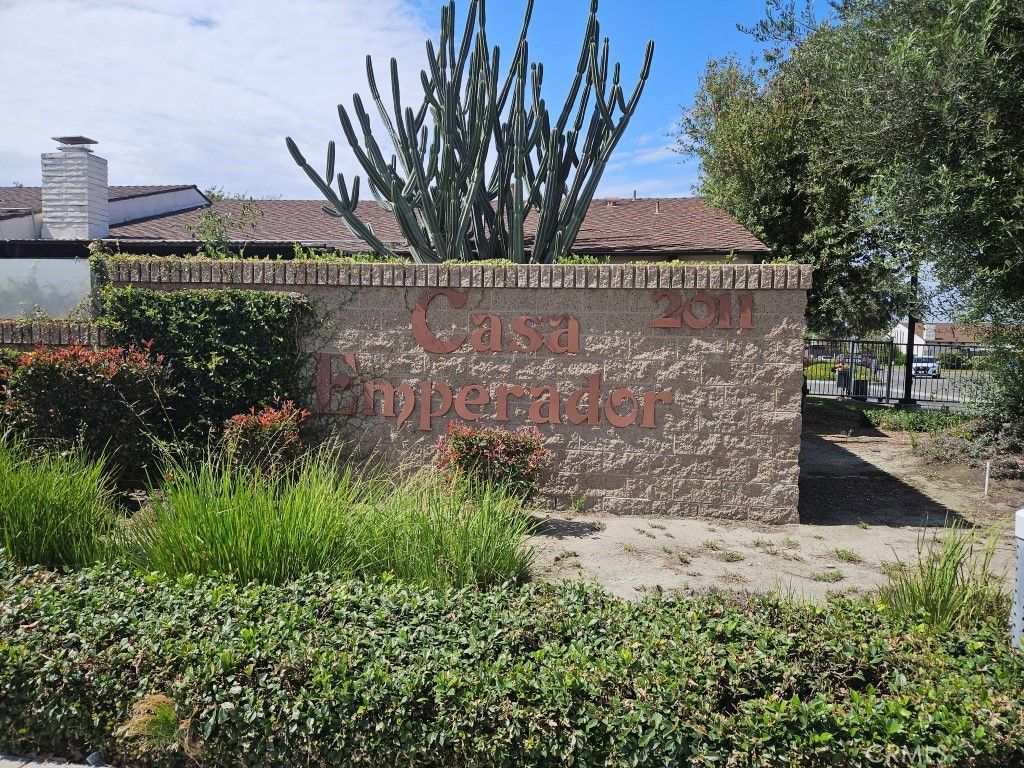 2011 W Katella 1, Anaheim, CA 92804 — photo 2