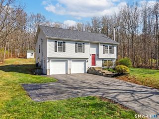 40 Carol Drive, Montville, CT 06382