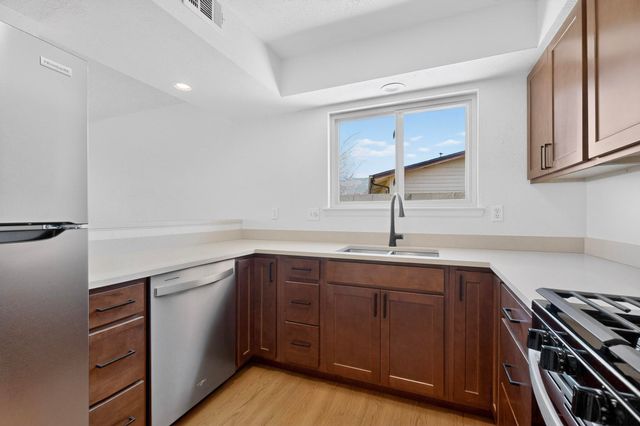 5005 Goldenthread Drive NE, Albuquerque, NM 87113