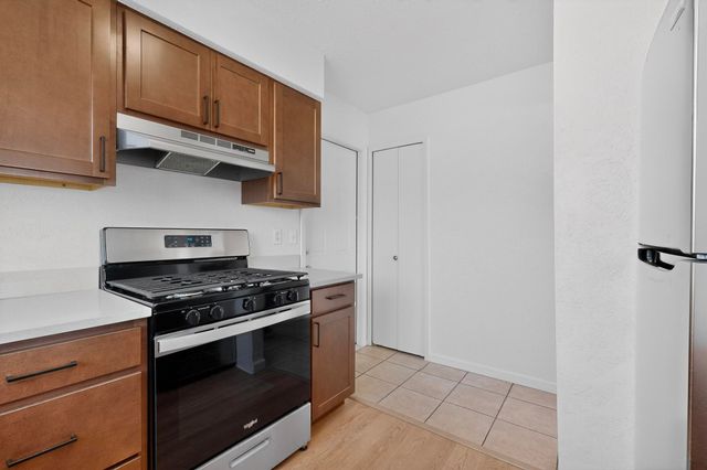 5005 Goldenthread Drive NE, Albuquerque, NM 87113