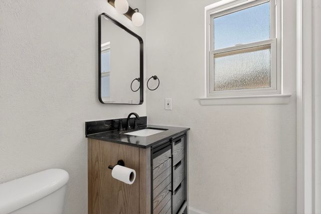 5005 Goldenthread Drive NE, Albuquerque, NM 87113