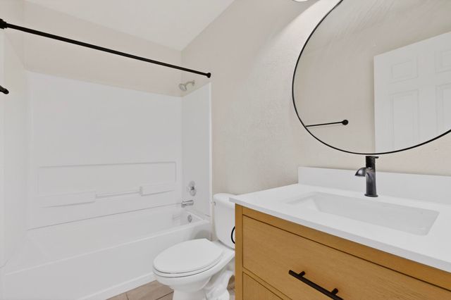 5005 Goldenthread Drive NE, Albuquerque, NM 87113