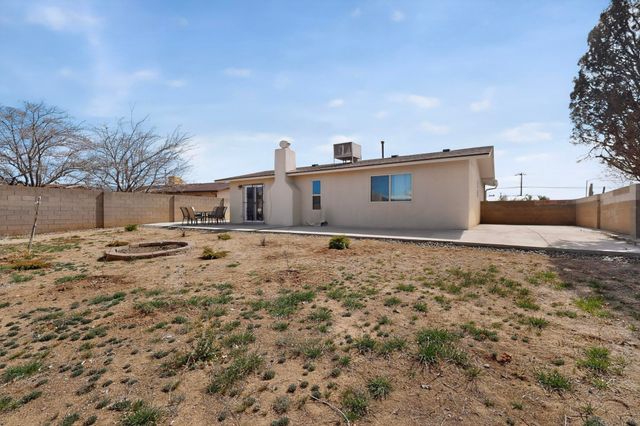 5005 Goldenthread Drive NE, Albuquerque, NM 87113
