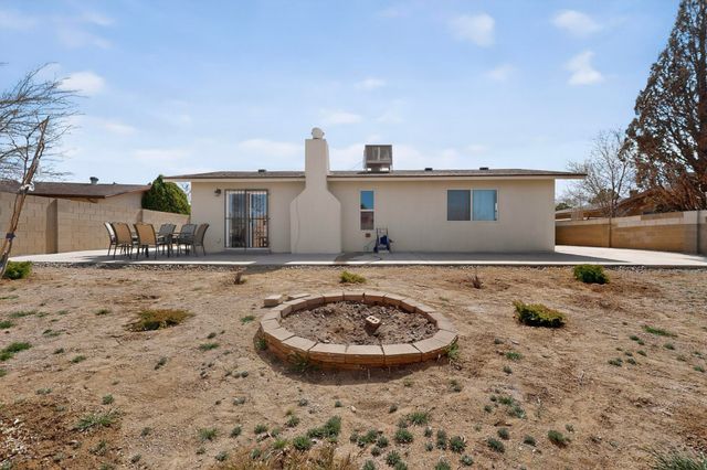 5005 Goldenthread Drive NE, Albuquerque, NM 87113