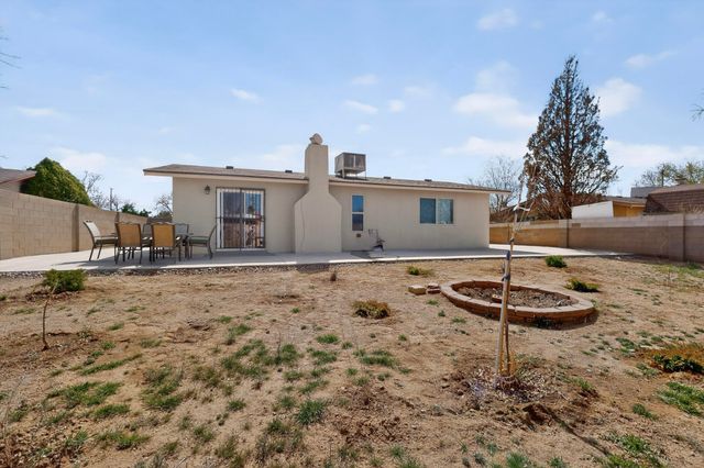 5005 Goldenthread Drive NE, Albuquerque, NM 87113