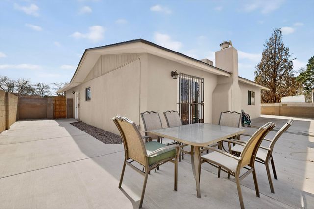 5005 Goldenthread Drive NE, Albuquerque, NM 87113
