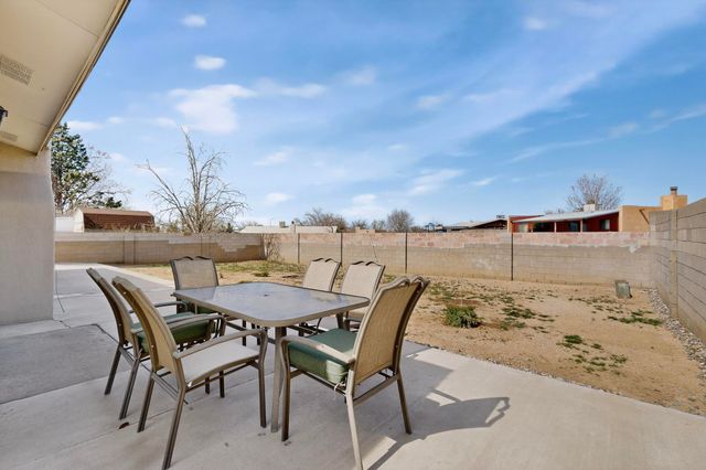 5005 Goldenthread Drive NE, Albuquerque, NM 87113